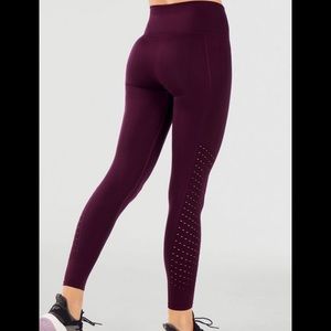 Sync Seamless High-Waisted 7/8 Legging medium